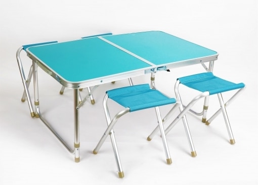 Carrefour cartonne avec cette table de jardin qui ne prend pas de place disponible pour moins de 40 euros