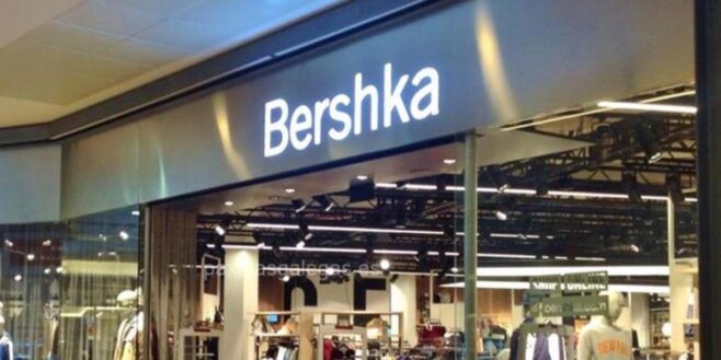 Bershka affole les fans de mode avec sa robe bandeau en denim à shopper d'urgence !