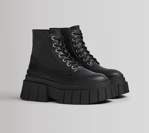 Bershka cartonne avec cette paire de bottines à plateforme idéales pour un look militaire ultra tendance