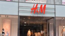 H&M lance le maillot de bain le plus élégant de l'été à tout petit prix !