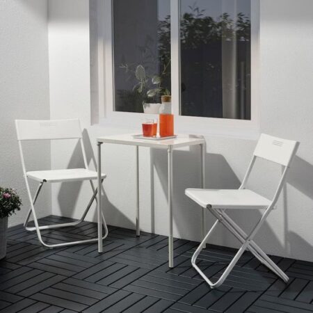 Ikea frappe très fort avec cette table idéale pour les petits balcons ou les terrasses !