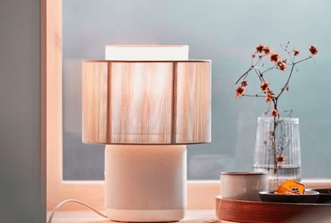 Ikea innove avec cette nouvelle lampe de chevet parlante et très intelligente !-article