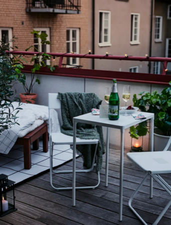 Ikea lance la table parfaite pour aménager les balcons et petites terrasses à prix mini !-article