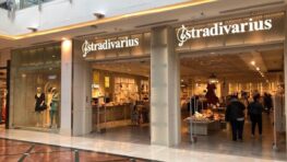 Stradivarius: ce nouveau sac en raphia va vous faire fondre à moins de 20 euros !