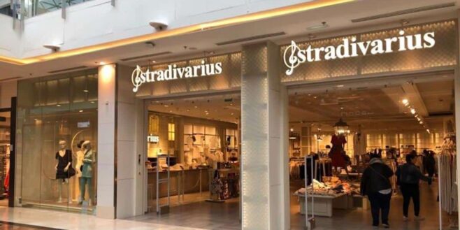 Stradivarius fait un carton avec cette jupe en jean asymétrique très glamour à moins de 40 euros !