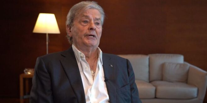 Alain Delon au plus mal et en béquilles, ses fans très inquiets pour lui !