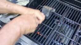 Barbecue voici 10 astuces de grand-mère pour le nettoyer facilement et sans effort !