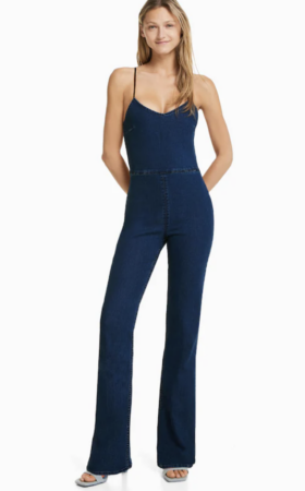 Bershka frappe fort en dévoilant la combinaison en jean la plus irrésistible de votre été 2023