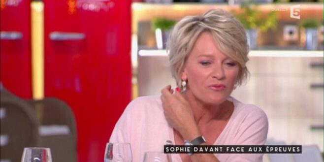 C à vous Sophie Davant humiliée par les femmes balance tout à Anne-Elisabeth Lemoine !