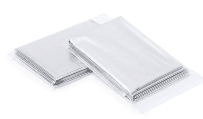 Carrefour cartonne avec cette couverture thermique pour se protéger de la chaleur à 7 euros !-article