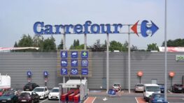 Carrefour cartonne avec cette étagère de salle de bain avec panier à linge intégré !