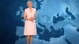 Evelyne Dhéliat voici pourquoi elle ne porte que des tenues légères !