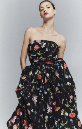 H&M cartonne avec sa robe fleurie idéale pour le printemps !