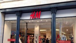 H&M lance la plus jolie robe plissée en coton de l'été !