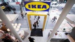 Ikea sort les chaises parfaites pour l'été qui se rangent sans prendre de place !