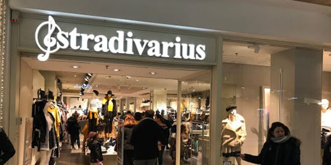 Stradivarius cartonne avec sa combinaison en jean rétro !