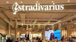 Stradivarius sort un total look jupe et top en crochet pour ce printemps-été 2023 !