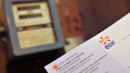 Une facture EDF de 420 000 euros pour une petite maison de vacances, cette famille sous le choc !