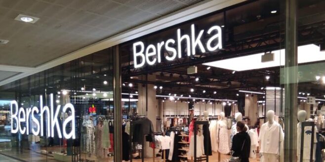 Bershka cartonne avec sa robe en jean des années 60 à tout petit prix !