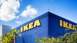Ikea frappe fort avec sa table design imitation marbre à petit prix !
