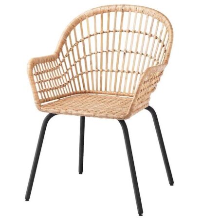 Ikea tient la chaise en rotin la plus tendance de l'été pour une déco tendance à petit prix