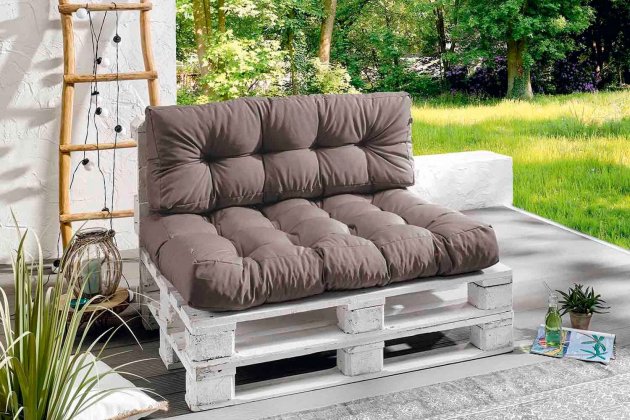 Lidl cartonne avec ses coussins d'extérieur parfaits pour créer un canapé tendance sur mesure !