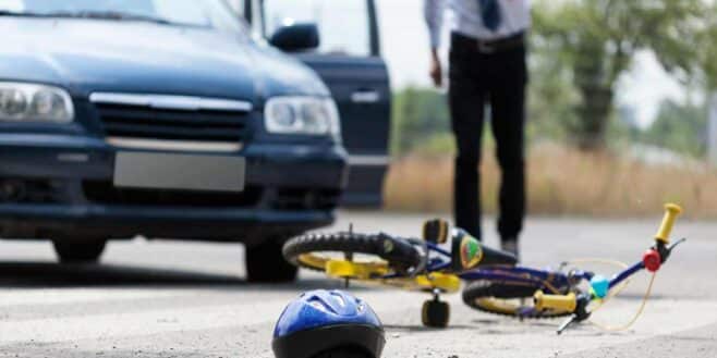 Tragédie lors d'une balade à vélo Une ado de 14 ans décède sous les yeux de ses frère !