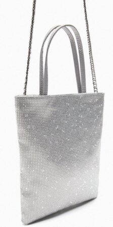 Zara casse le prix de son sac à paillettes le plus convoité par les fashionistas !