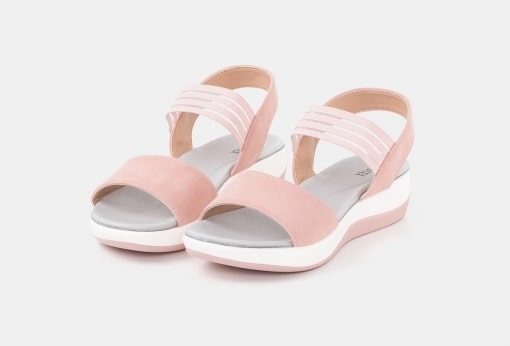 Carrefour tient les sandales parfaites pour ne pas avoir mal aux pieds cet été !