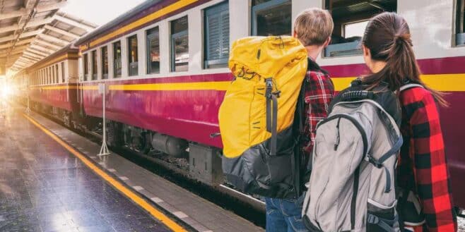 2 jeunes se cachent dans les toilettes du train pour ne pas payer de billets et restent coincés, ils finissent avec une grosse amende !