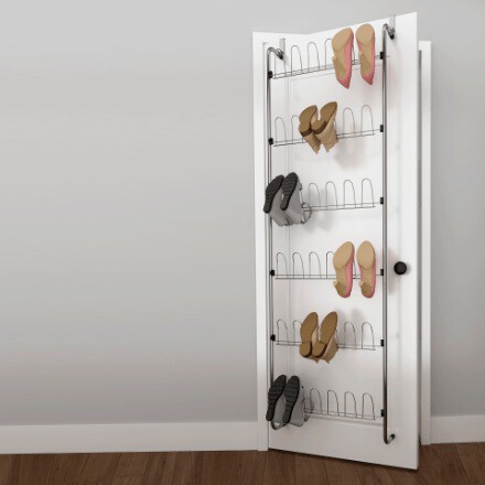 Aldi dévoile son meuble à chaussures le plus malin du marché qui se cache derrière une porte !