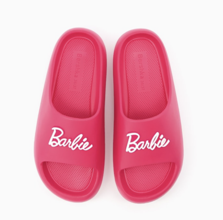 Bershka cartonne avec ses sandales Barbie que tout le monde s'arrache !