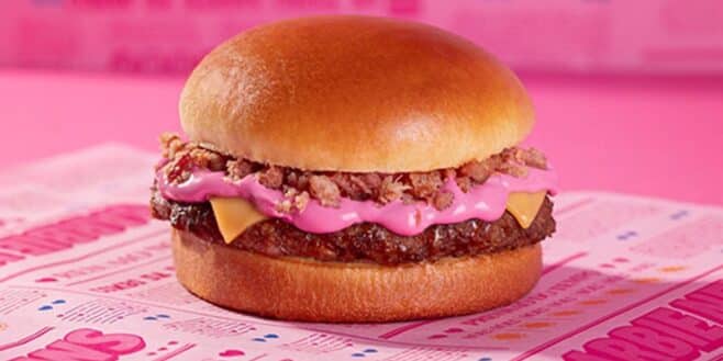 Burger King fête la sortie du film Barbie et lance un burger tout rose !
