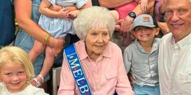 Cette femme de 90 ans prend sa retraite avec 0 jour d'absence en 74 ans de travail !