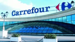 Cohue chez Carrefour avec le transat idéal pour bien profiter du soleil cet été !