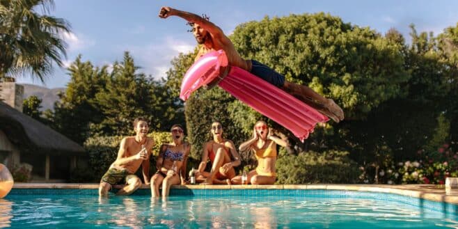 Cohue chez Lidl pour son transat de plage gonflable avec lequel on peut se baigner !