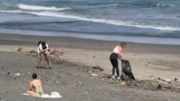 Elle se filme en train de nettoyer une plage pour faire des vues mais laisse les déchets sur place !