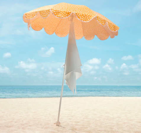 Ikea frappe très fort avec ce parasol léger et à moins de 25 euros pour vos journées plage !-article