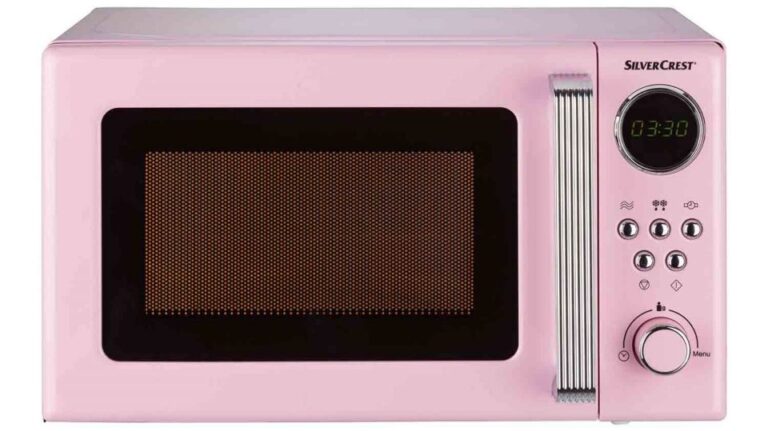 Lidl vous fait succomber à la tendance Barbie avec son micro-ondes rose à mini prix