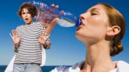 Ne buvez plus d'eau en bouteille c'est un danger pour la santé !