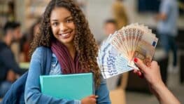 Profitez vite de ces aides exceptionnelles en tant que parent et étudiant !