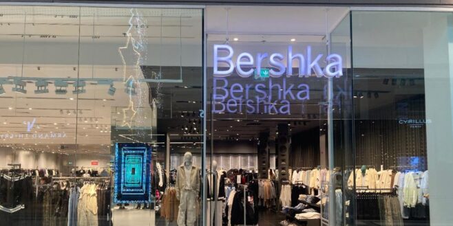 Ruée chez Bershka pour sa jupe métallisée inspirée des 60's pour un look super glamour en soirée !