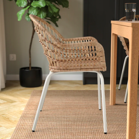 Ruée chez Ikea avec la plus belle chaise en rotin très luxueuse pour votre salon !-article