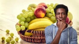 Voici la meilleure astuce pour protéger ses fruits des moucherons !