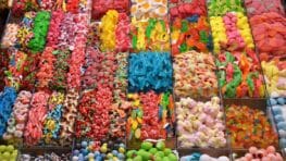 Voici les meilleurs produits pour remplacer les bonbons et le sucre selon grâce à 60 millions de consommateurs