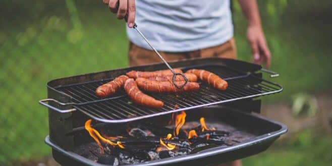 Voici pourquoi il ne faut jamais piquer vos saucisses au barbecue !