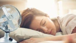 Canicule: 2 astuces magiques et simples pour bien dormir malgré les fortes chaleurs !
