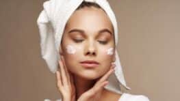 La meilleure crème pour le visage à l'acide hyaluronique et elle ne coûte que 11 euros !