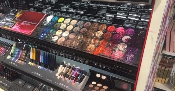 Sephora : un enfant sème la pagaille et détruit plus de 1200 euros de maquillage en boutique