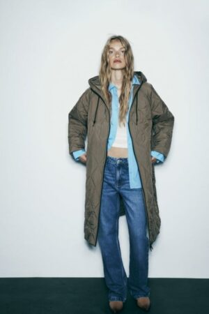 Zara: ce sublime manteau à manches longues va devenir un best-seller de la saison !-article